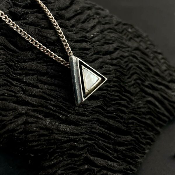 Collar Triangle heart